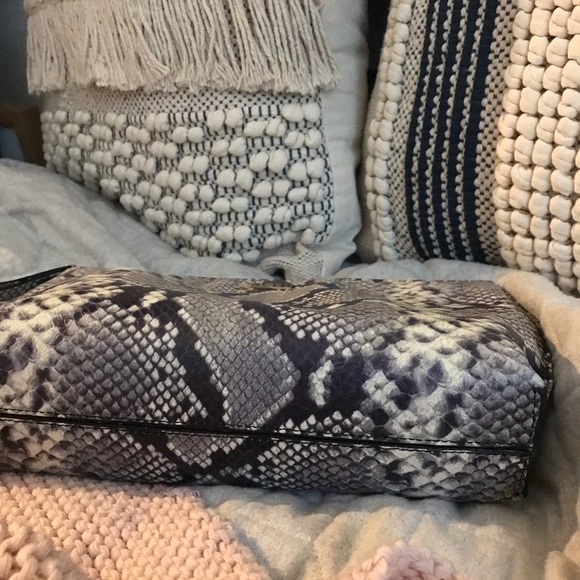 Kate Spade Cosmetic Bag - Picture 9 of 15